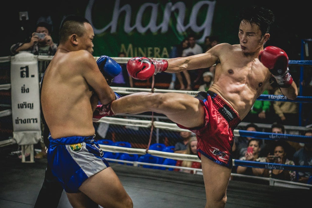 2 muay thai utøvere i en boksering